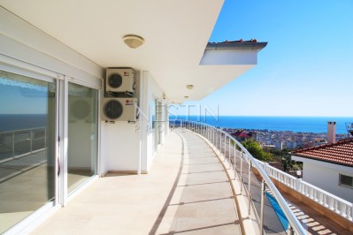 Просторная вилла 6+1 с видом на море в центре Алании фото 12