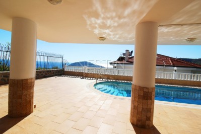 Просторная вилла 6+1 с видом на море в центре Алании фото 15