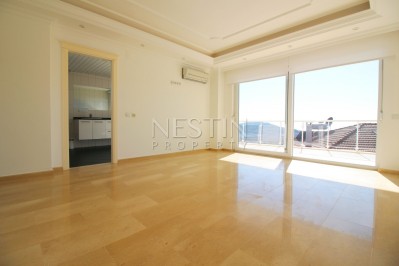 Просторная вилла 6+1 с видом на море в центре Алании фото 19