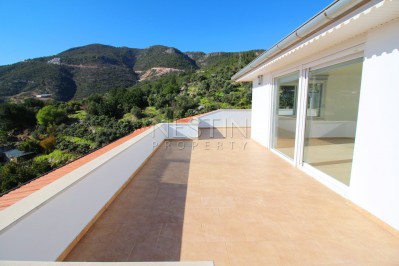 Просторная вилла 6+1 с видом на море в центре Алании фото 29