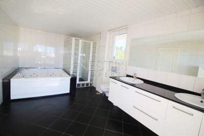 Просторная вилла 6+1 с видом на море в центре Алании фото 34