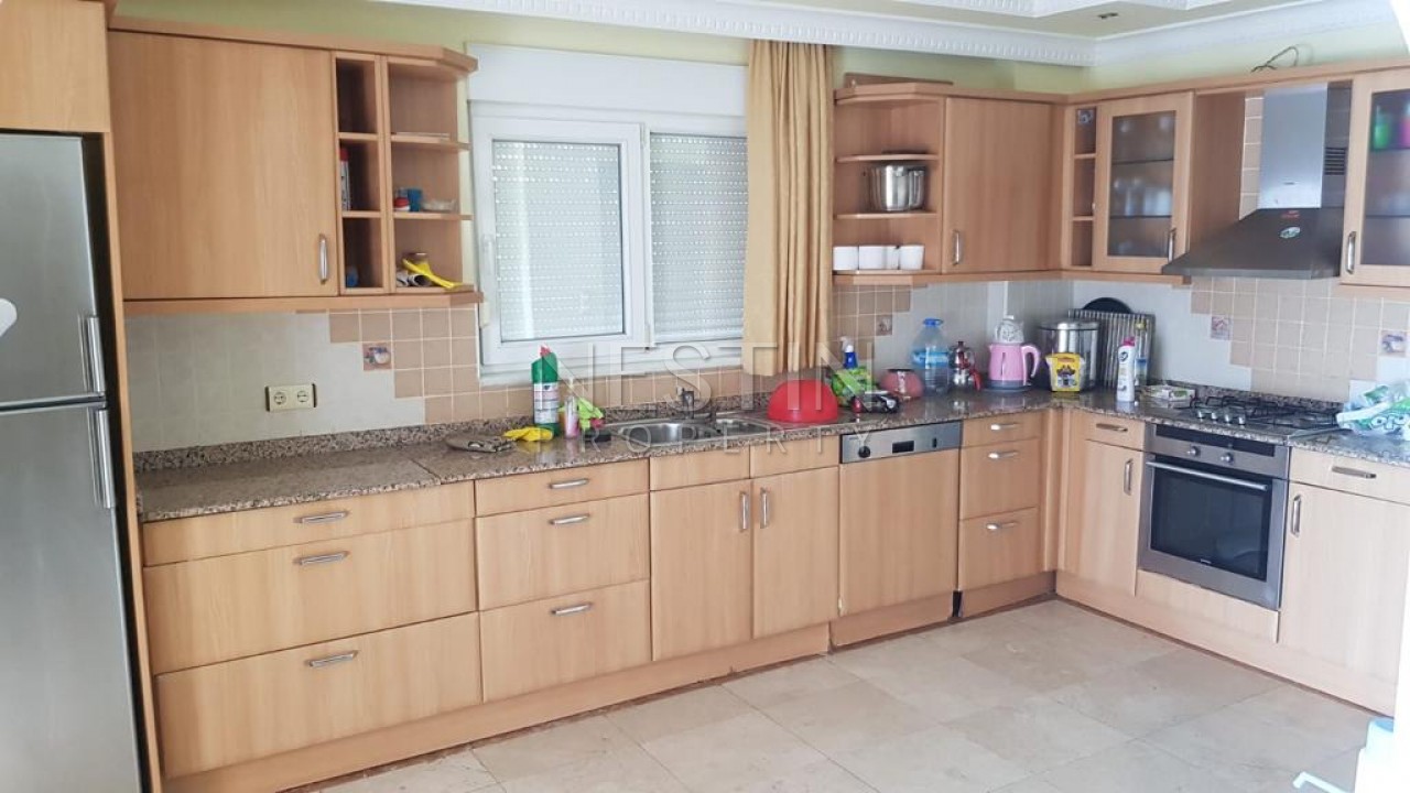 Вилла 4+1 в районе Бекташ с видом на Средиземное море фото 10