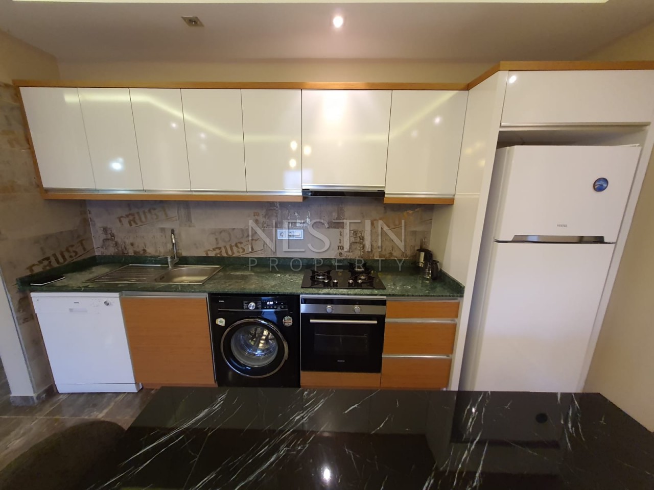 Квартира 1+1 в районе Кестель в 150 метрах от моря фото 4