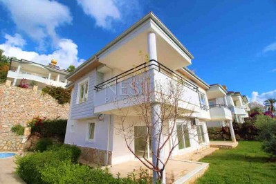 Вилла 3+1 в районе Бекташ с видом на Средиземное море фото 4