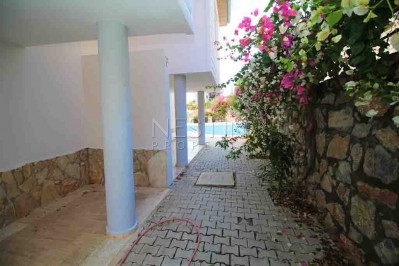 Вилла 3+1 в районе Бекташ с видом на Средиземное море фото 29