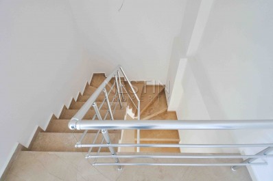 Садовый дуплекс 2+1 в районе Кестель в прекрасном жилом комплексе фото 19