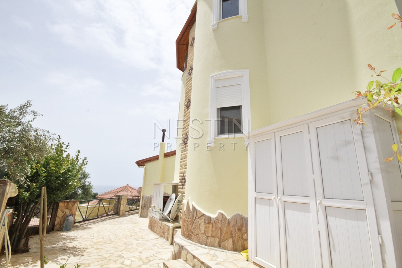 Большая вилла триплек 5+1 в районе Каргыджак с панорамным видом на море фото 3