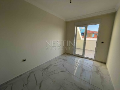 Пентхаус 3+1 в районе Махмутлар с видом на море и город Наула фото 16