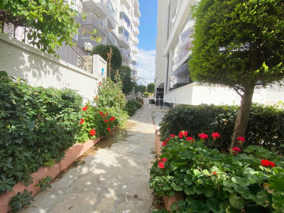 Светлая квартира 1+1 в районе Оба в 700 м от моря фото 1