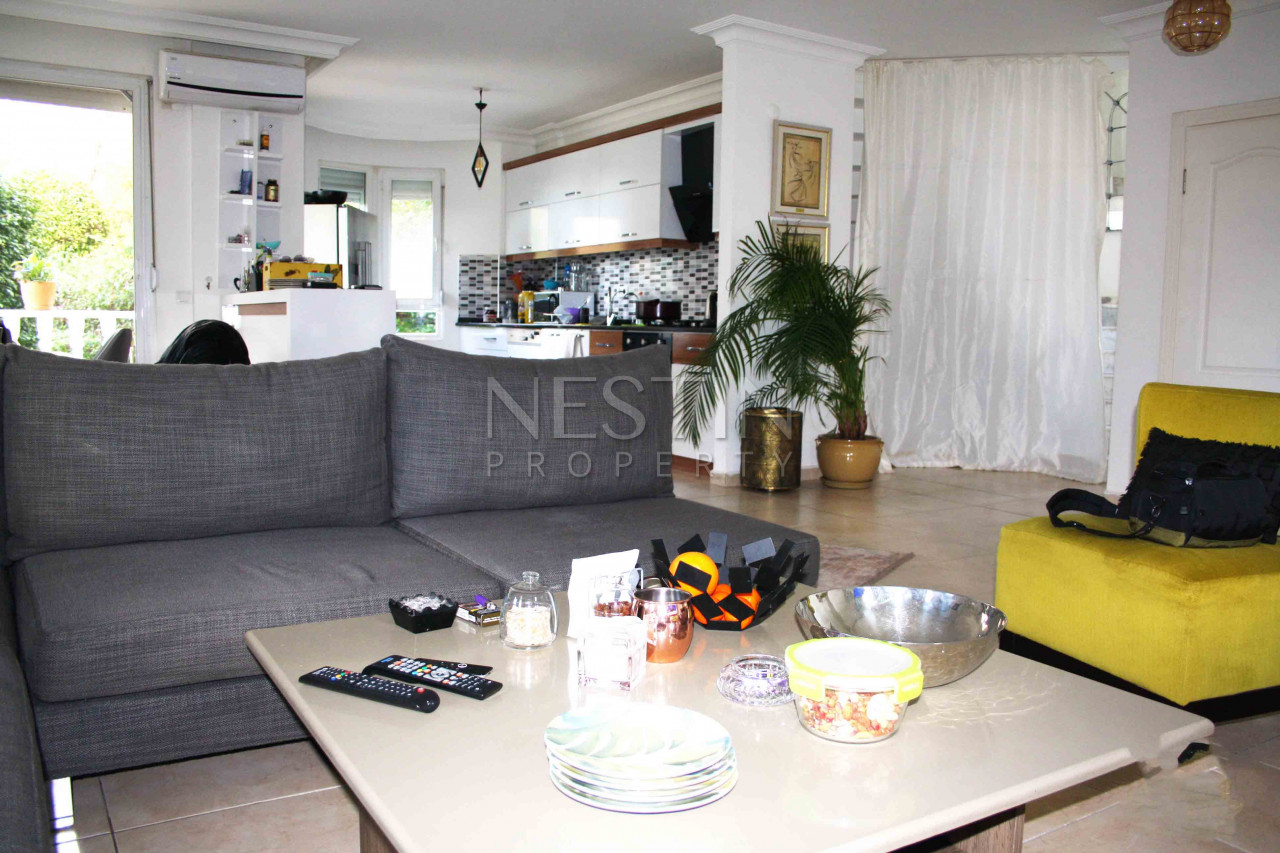 3 этажная Вилла 4+1 в районе Кестель с видом на Средиземное море фото 18