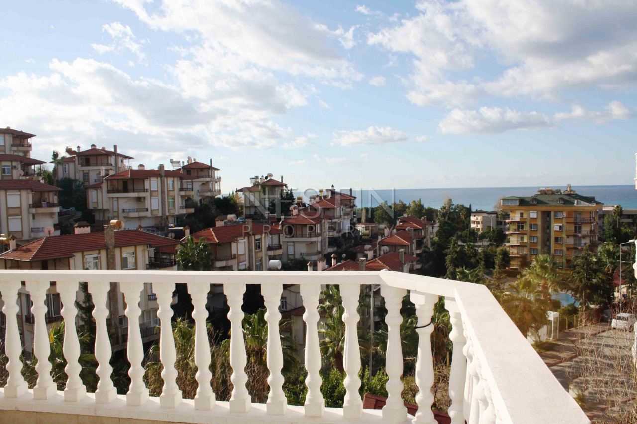 3 этажная Вилла 4+1 в районе Кестель с видом на Средиземное море фото 36