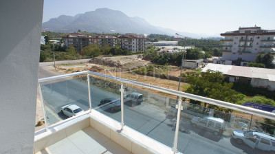 Квартира 1+1 в центре района Кестель с видом на море и горы фото 13