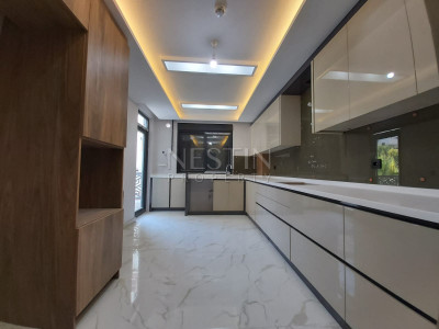 Большая квартира 4+1 в центре Анталии фото 1