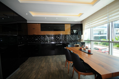 Дизайнерская квартира 3+1 на первой береговой линии в районе Кестель фото 9