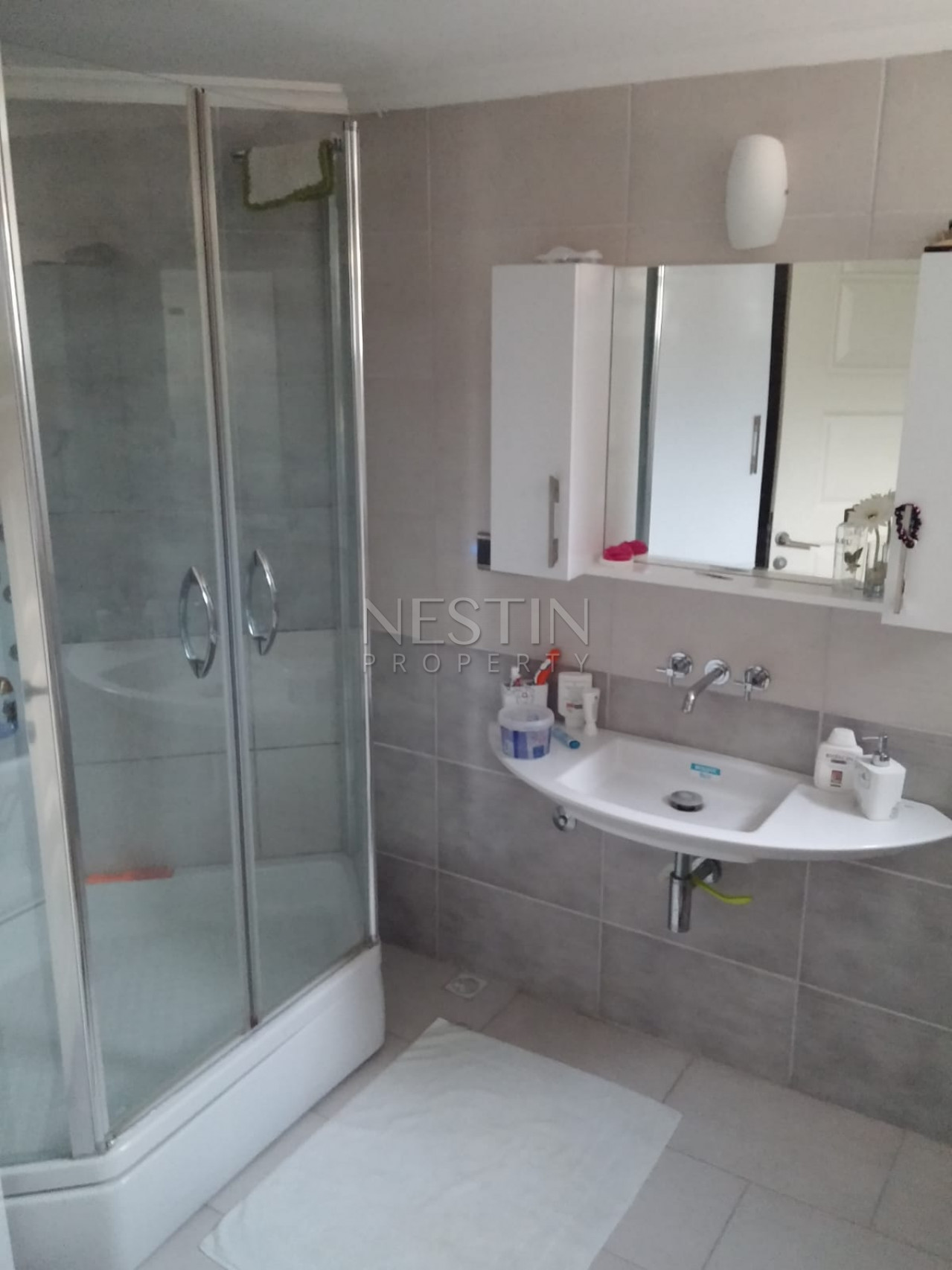 Трехкомнатная квартира в районе Джикджилли с мебелью фото 19