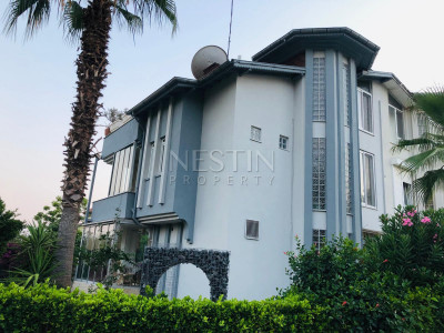 Просторная вилла 3+1 в районе Инжекум фото 1