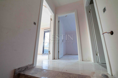 Пентхаус 2+1 в центре Аланьи с видом на горы и историческую крепость фото 8