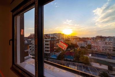 Пентхаус 2+1 в центре Аланьи с видом на горы и историческую крепость фото 14