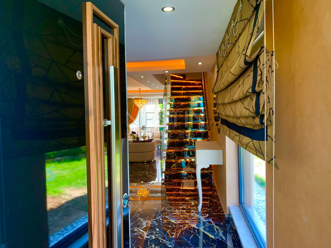 Шикарная Вилла 3+1 в районе Конаклы на берегу моря фото 5