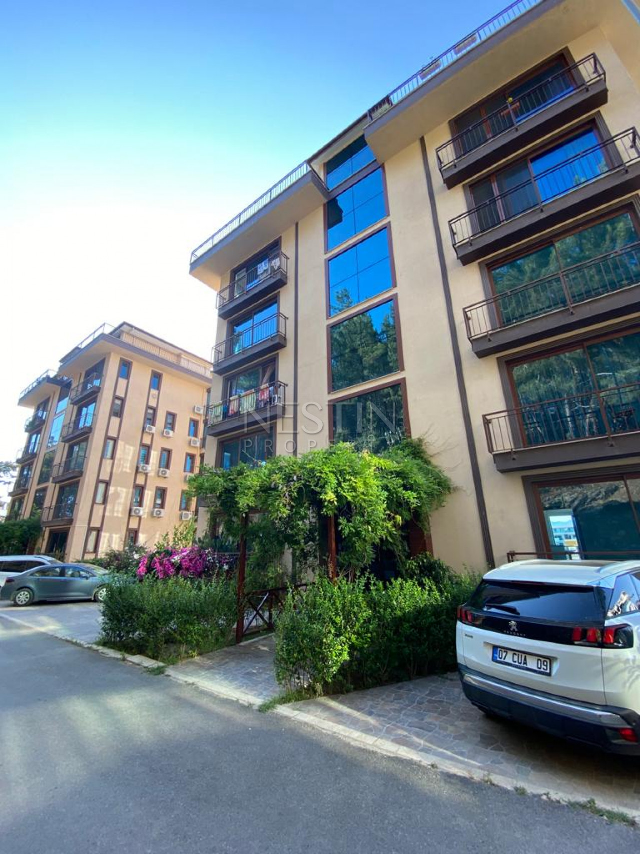 Просторный садовый дуплекс 3+1 в районе Каргыджак фото 2