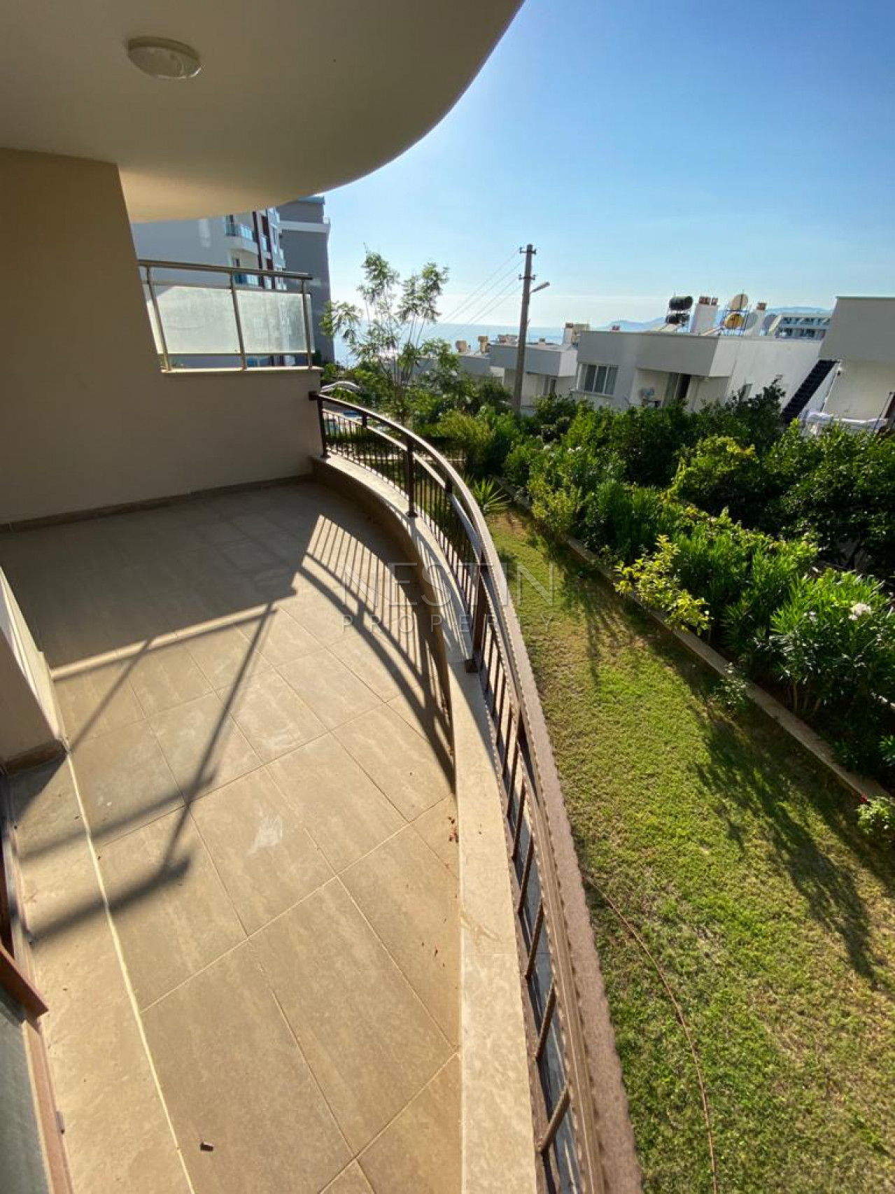 Просторный садовый дуплекс 3+1 в районе Каргыджак фото 35