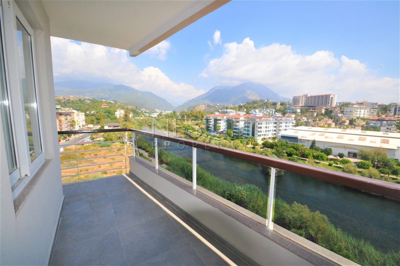 Шикарная квартира 2+1 с видом на реку, горы и море в районе Тосмур фото 34