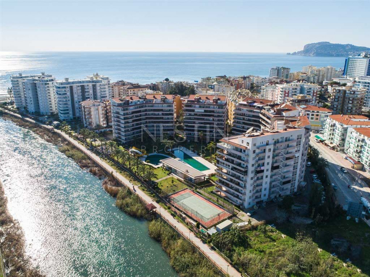 Просторная квартира 2+1 с видом на реку и море в районе Тосмур фото 4