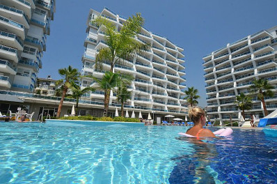 Квартира 1+1 в хорошем комплексе района Джикджилли с видом на море и горы фото 2