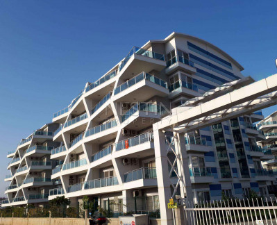 Просторная квартира 1+1 с видом на горы в районе Оба фото 1