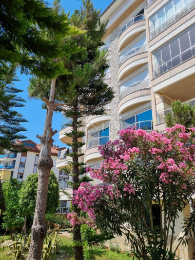 Просторный пентхаус 4+1 с шикарным видом на море в районе Кестель фото 2