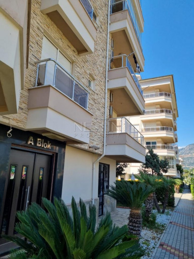 Просторный пентхаус 4+1 с шикарным видом на море в районе Кестель фото 3