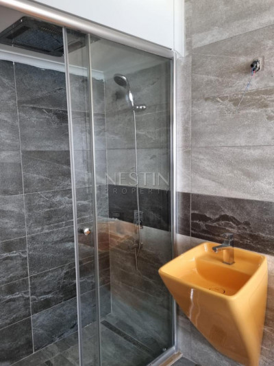 Просторный пентхаус 4+1 с шикарным видом на море в районе Кестель фото 18