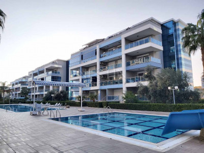 Квартира 1+1 в хорошем комплексе в районе Кестель в 350 м от моря фото 1