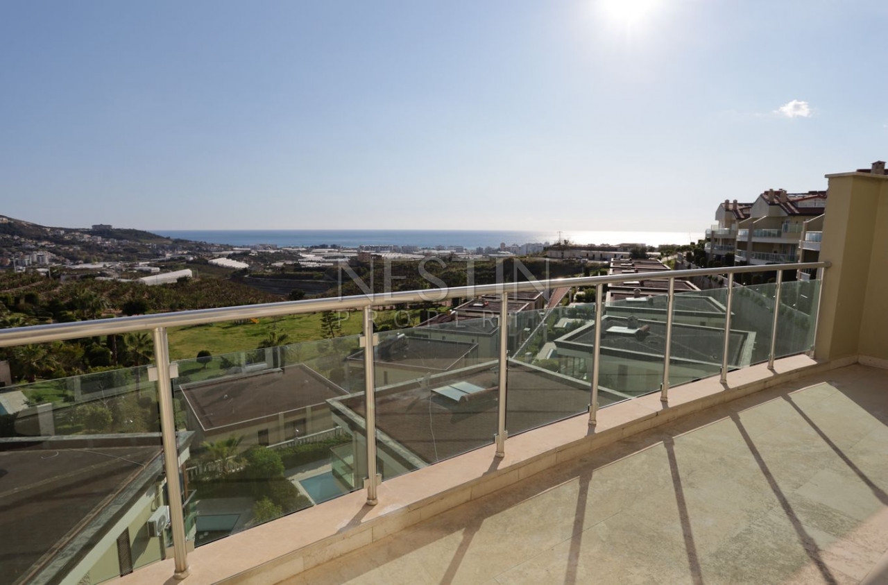 Таунхаус 3+1 в районе Каргыджак с шикарным видом на море и годы фото 21