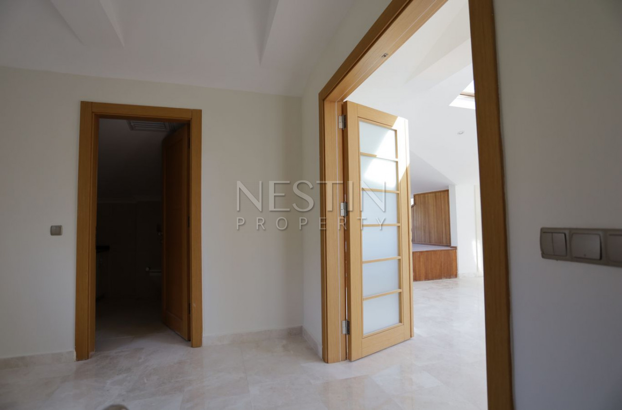 Таунхаус 3+1 в районе Каргыджак с шикарным видом на море и годы фото 30