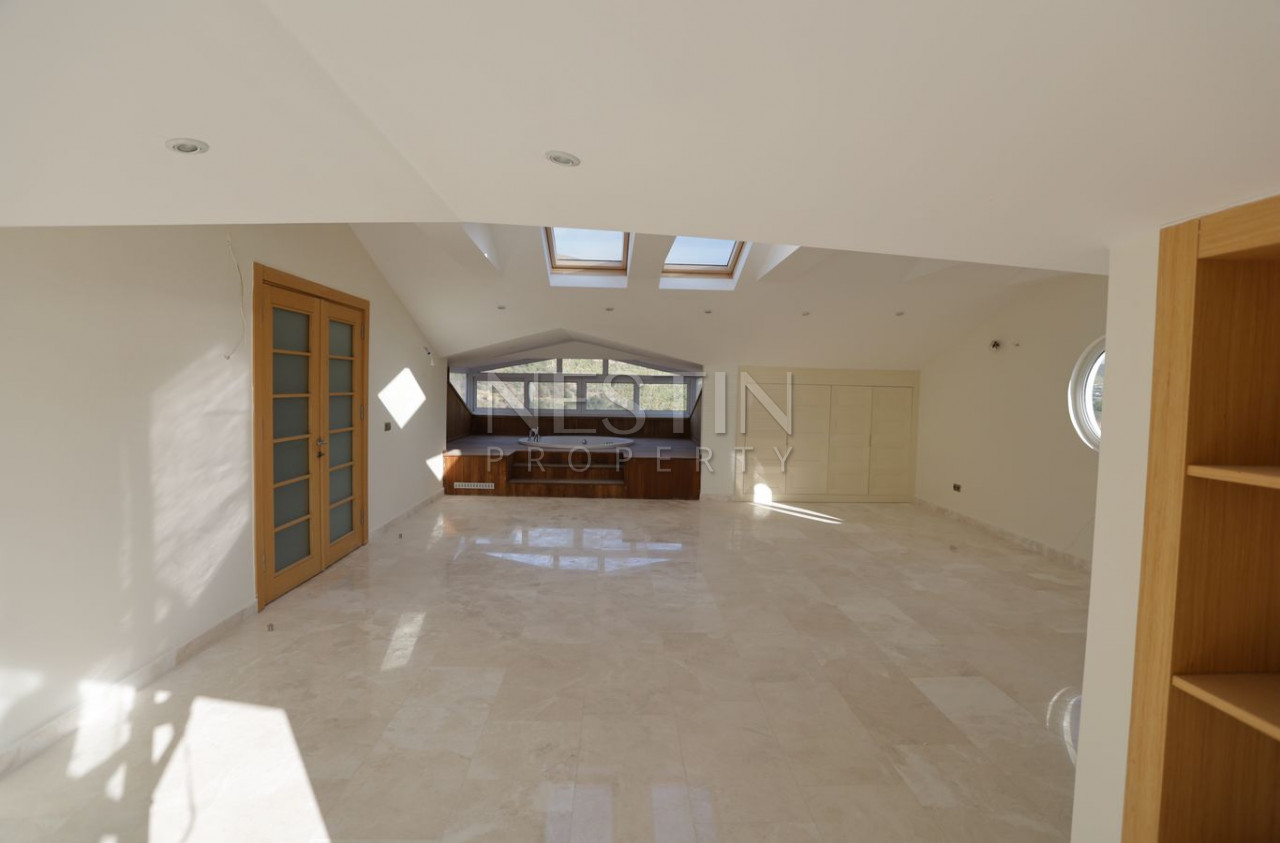 Таунхаус 3+1 в районе Каргыджак с шикарным видом на море и годы фото 35