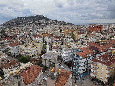 Пентхаус 3+1 в центре города Аланья с видом на крепость фото 2