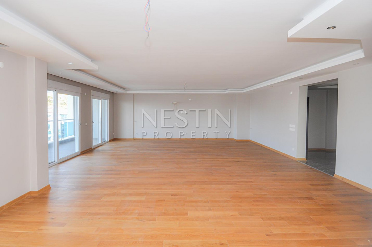 Пентхаус планировкой 4+1 с панорамным видом на море в районе Кестель фото 23