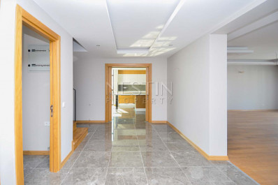 Пентхаус планировкой 4+1 с панорамным видом на море в районе Кестель фото 24