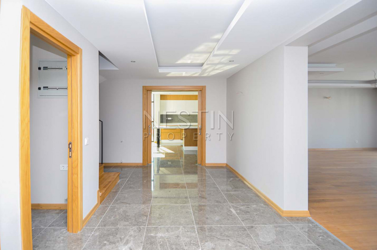 Пентхаус планировкой 4+1 с панорамным видом на море в районе Кестель фото 24