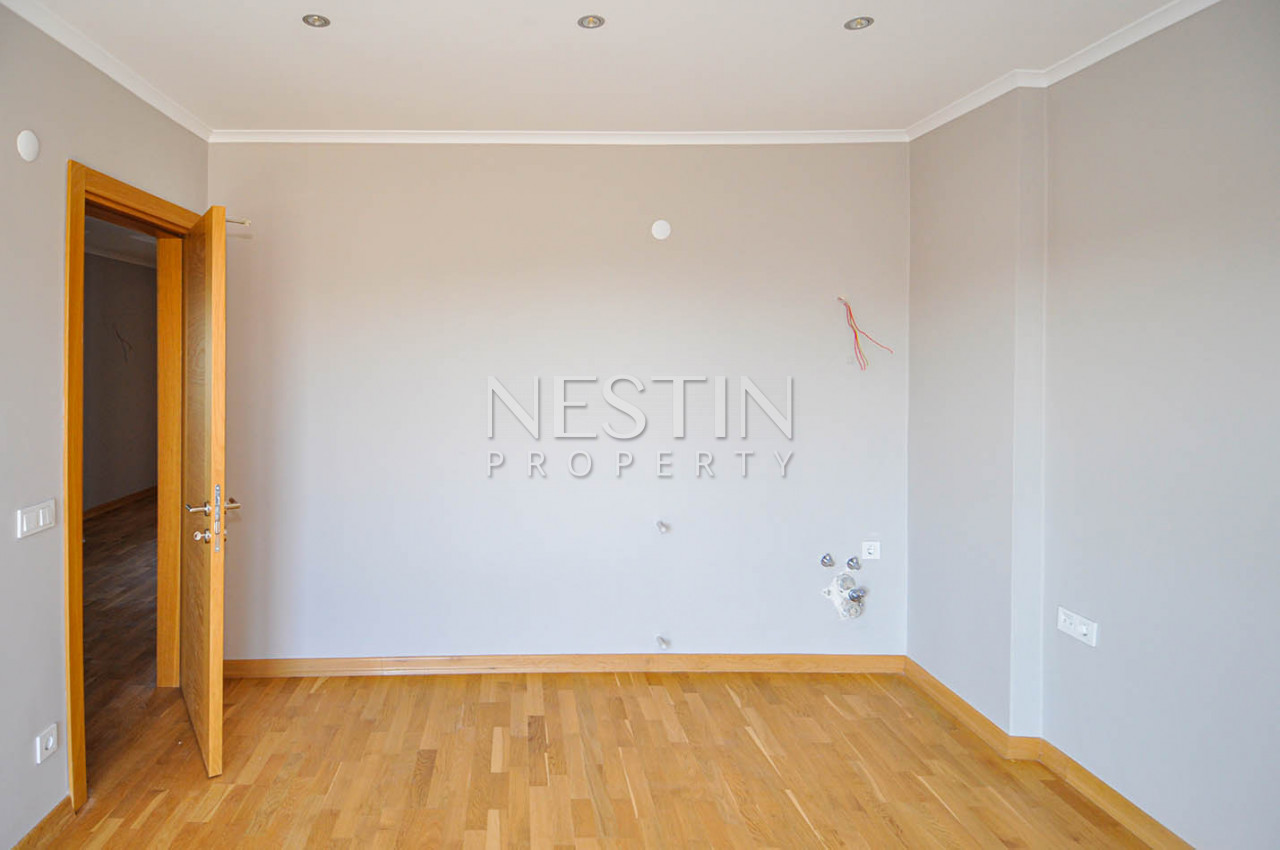 Пентхаус планировкой 4+1 с панорамным видом на море в районе Кестель фото 33