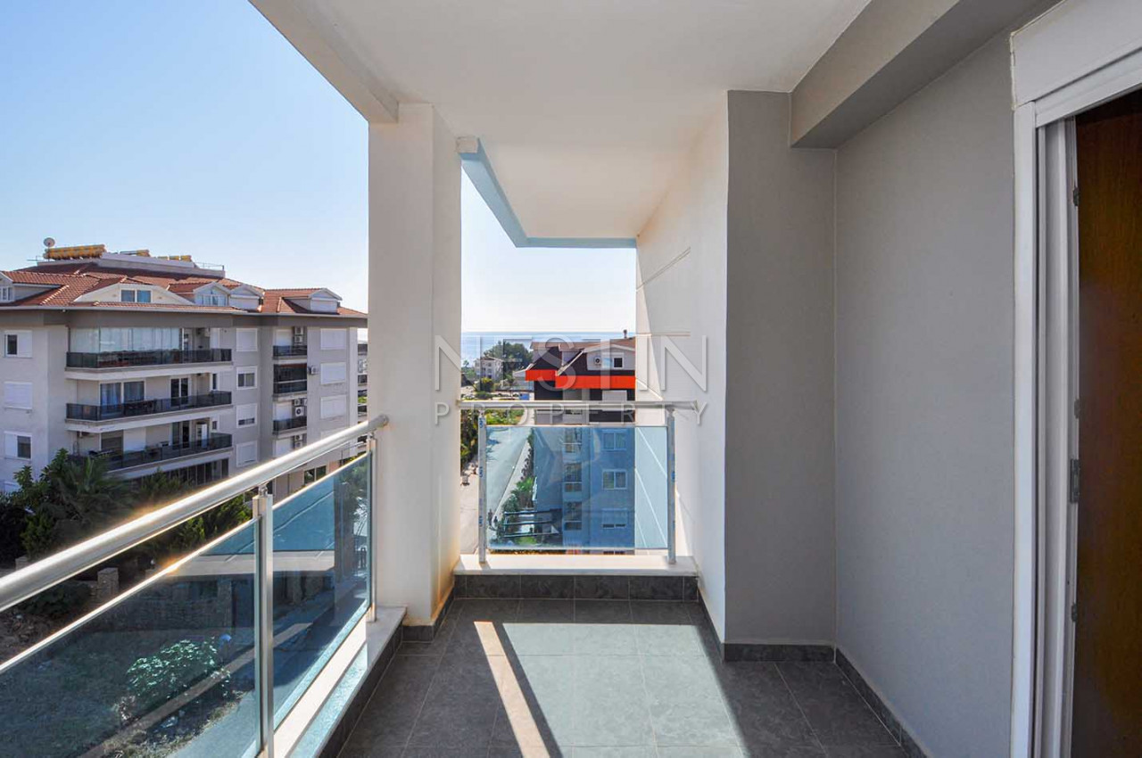 Пентхаус планировкой 4+1 с панорамным видом на море в районе Кестель фото 34