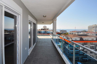 Пентхаус планировкой 4+1 с панорамным видом на море в районе Кестель фото 36