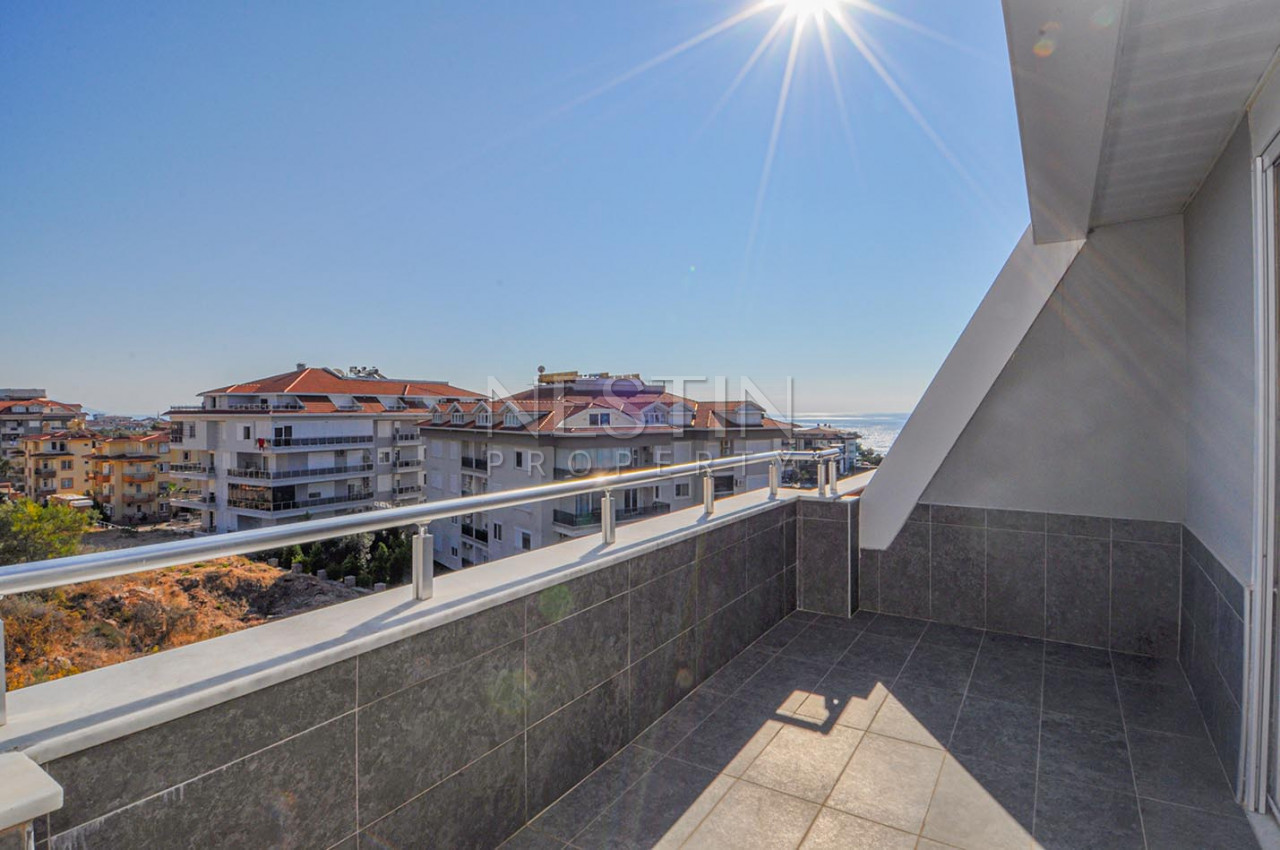 Пентхаус планировкой 4+1 с панорамным видом на море в районе Кестель фото 38