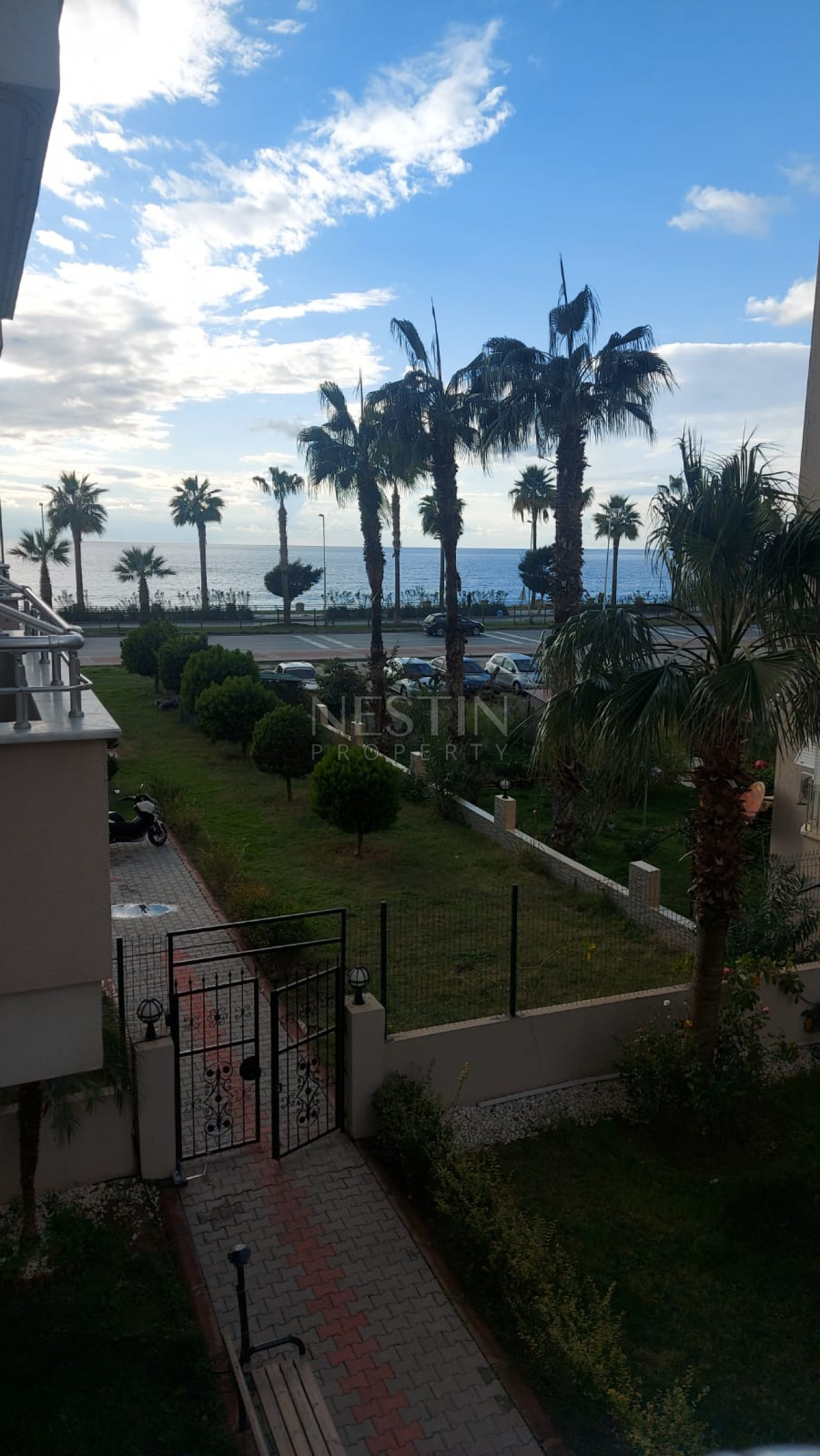 Квартира 2+1 в районе Махмутлар с видом на море и горы фото 1