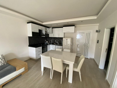 Просторная квартира 1+1 в хорошем комплексе района Кестель фото 3