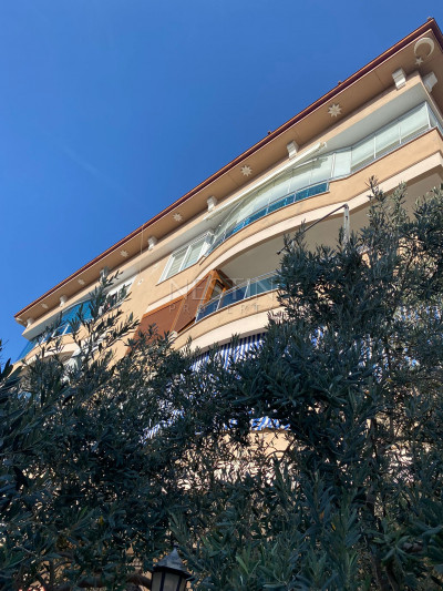 Большая квартира 3+1 с отдельной кухней в районе Джикджилли фото 1