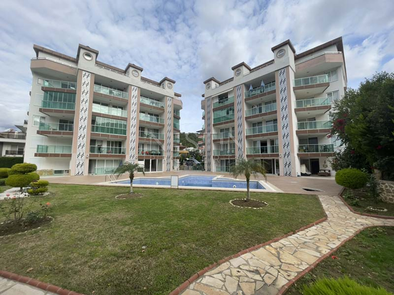 Просторная квартира дуплекс 2+1 в районе Тосмур фото 1