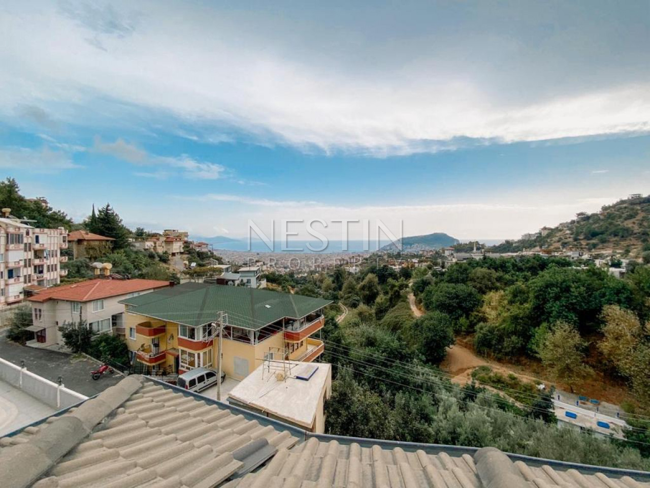 Вилла 4+1 в районе Тепе с шикарным видом на море и крепость фото 16