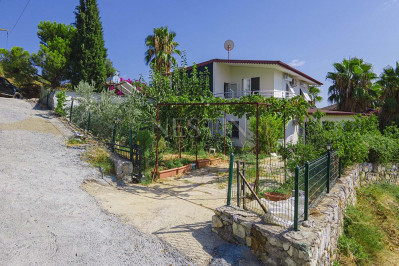 Вилла 6+1 в районе Турклер с видом на море и приятной стоимости фото 3